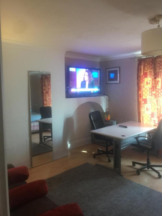 Dach Apartments - Cozy 3 Bed Apartment In Hendon Эджвар Экстерьер фото